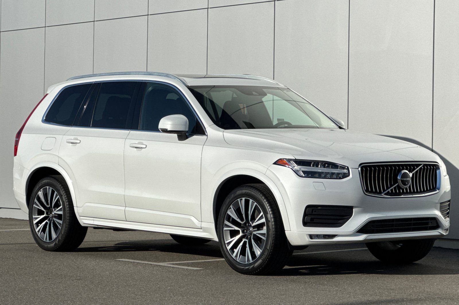 Used 2022 Volvo XC90 T5 Momentum w/ Advanced Package image 7