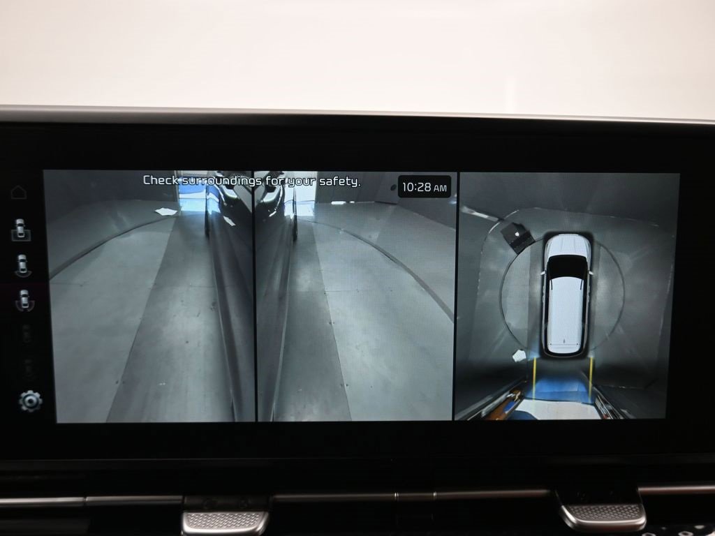 Used 2024 Kia Carnival SX Prestige image 22