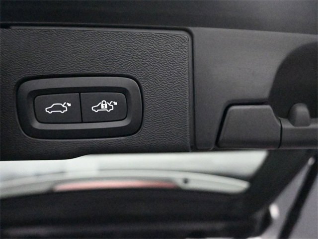 Used 2023 Volvo XC60 B5 Plus w/ Protection Package Premier image 27