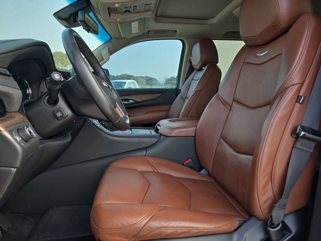 Used 2020 Cadillac Escalade Luxury image 16