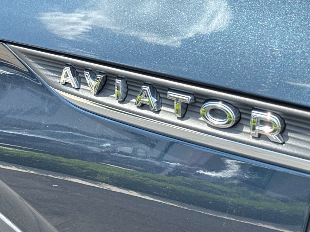 Used 2023 Lincoln Aviator Reserve w/ Equipment Group 201A image 6