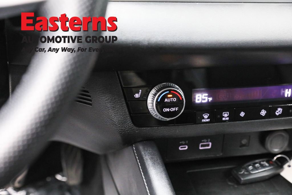 Used 2024 Mitsubishi Outlander SE image 20