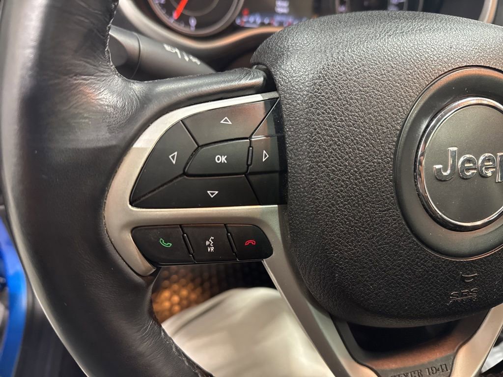 Used 2018 Jeep Cherokee Trailhawk w/ Comfort/Convenience Group image 21