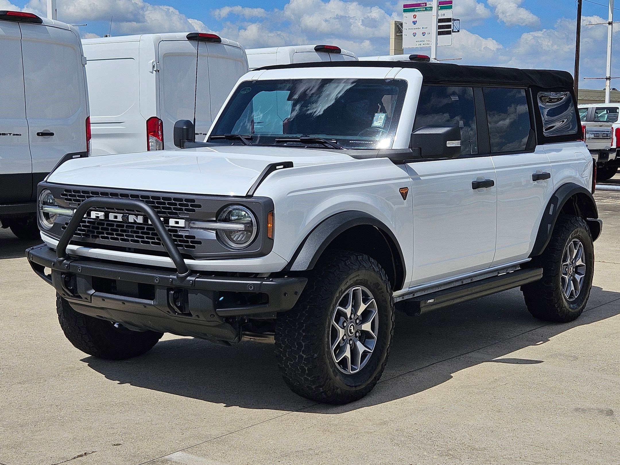 Used 2021 Ford Bronco Badlands image 8
