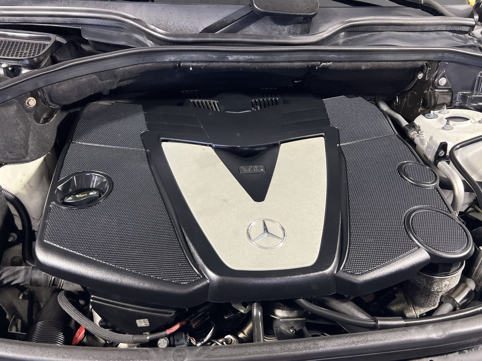 Used 2010 Mercedes-Benz ML 350 BlueTEC 4MATIC image 29