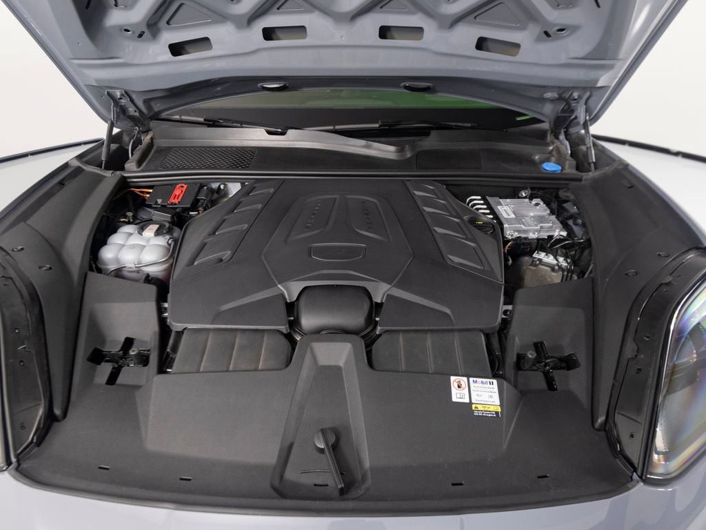 Certified 2024 Porsche Cayenne Turbo GT AWD/4WD image 51