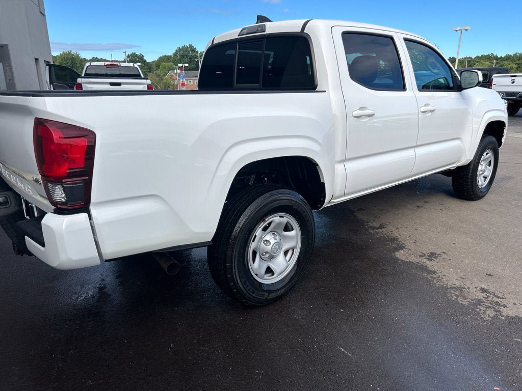 Used 2023 Toyota Tacoma SR AWD/4WD image 6