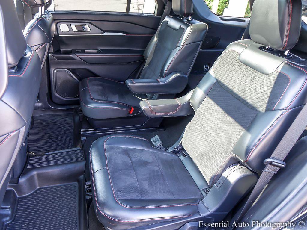 Certified 2025 Ford Explorer ST AWD/4WD image 13