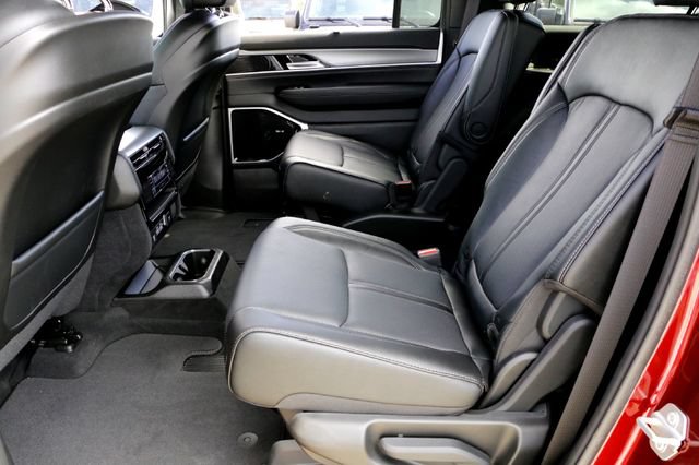 New 2026 Jeep Grand Wagoneer Limited AWD/4WD image 18
