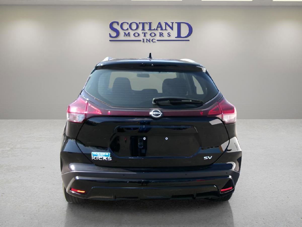 Used 2024 Nissan Kicks SV FWD image 7