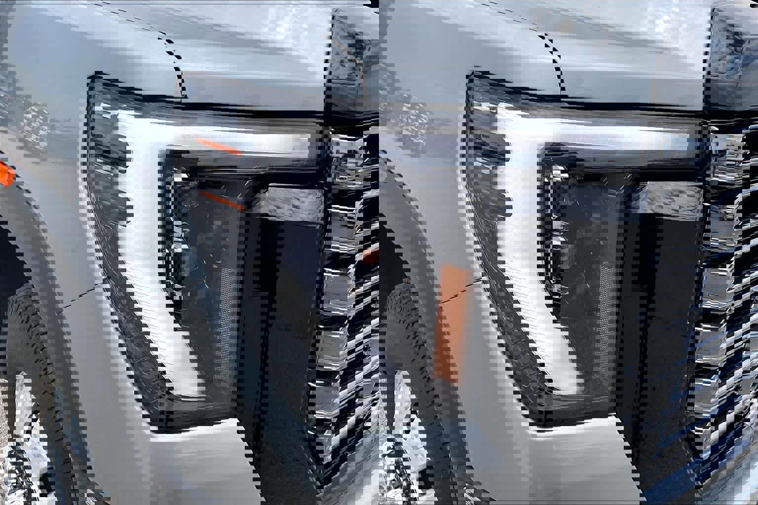 Used 2025 GMC Sierra 3500 Denali Ultimate image 28