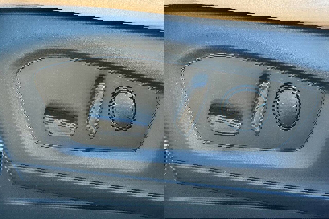 Used 2023 Ford Explorer XLT w/ Equipment Group 202A image 23