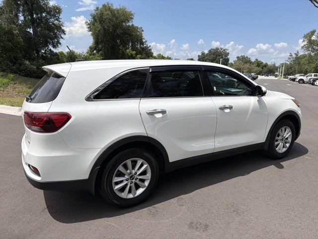 Used 2020 Kia Sorento LX FWD image 2