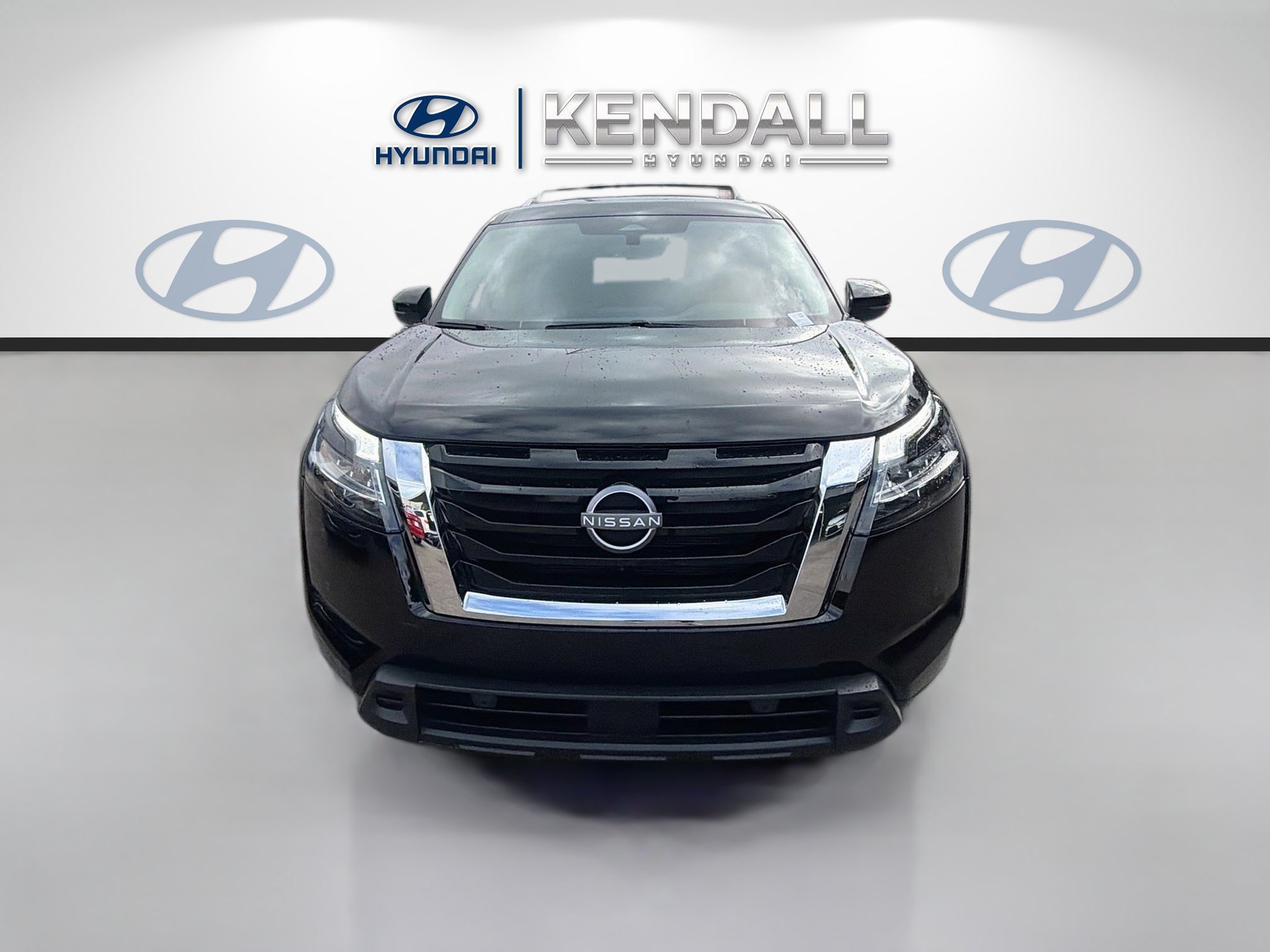 Used 2024 Nissan Pathfinder SL FWD image 2