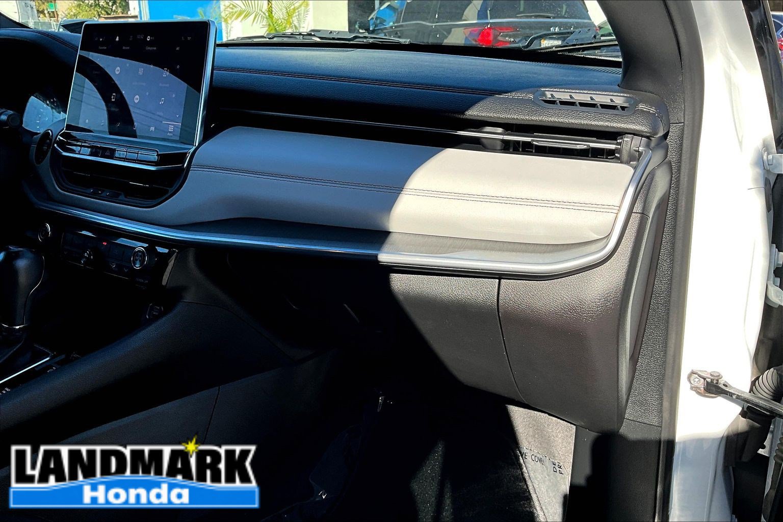 Used 2023 Jeep Compass Limited AWD/4WD image 16