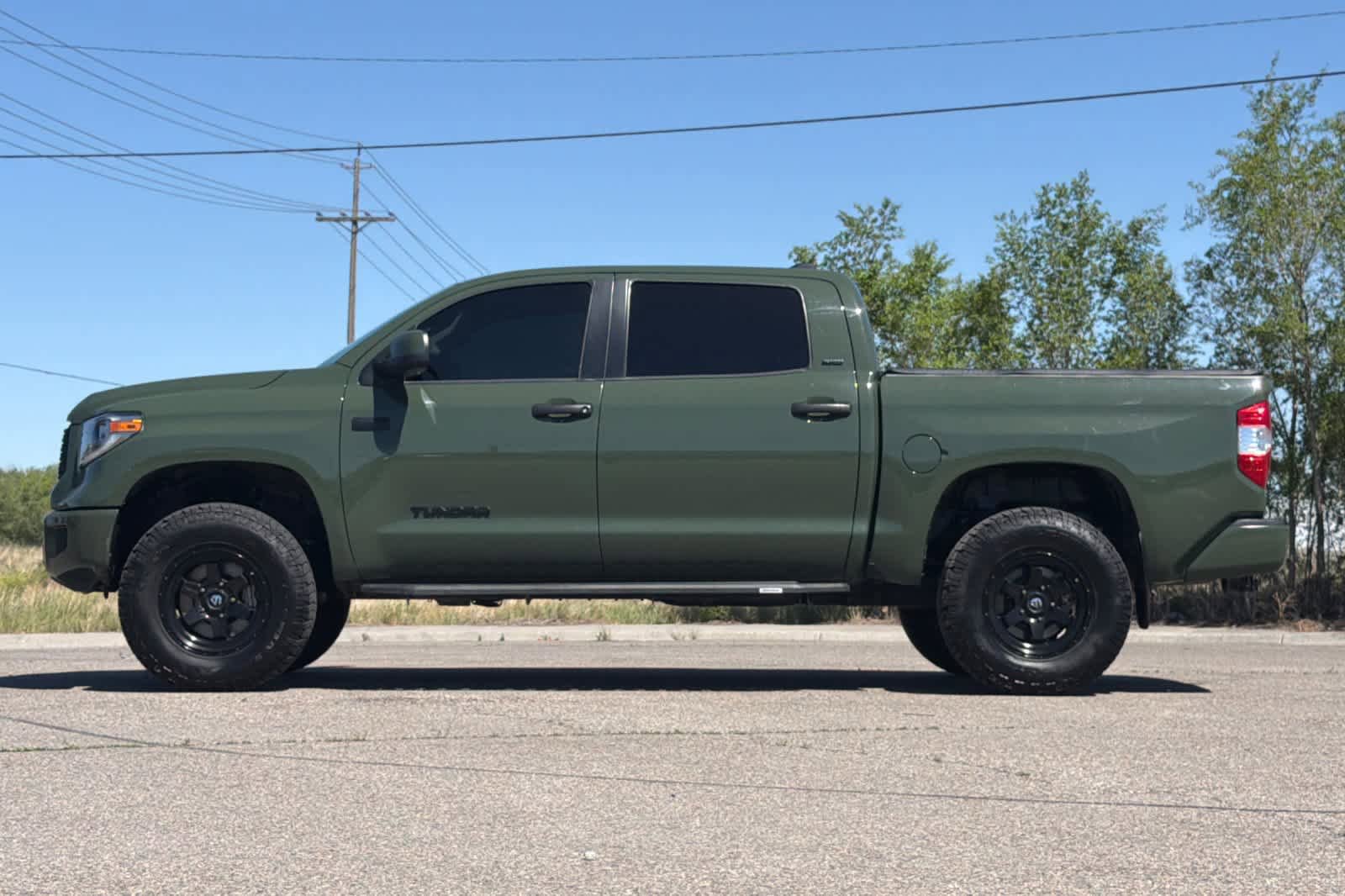 Used 2021 Toyota Tundra SR5 w/ Trail Edition AWD/4WD image 5