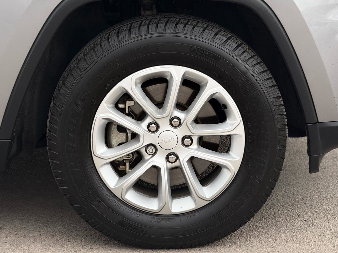 Used 2021 Jeep Grand Cherokee Laredo RWD image 10
