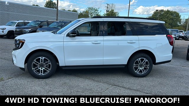 New 2025 Ford Expedition Active image 3