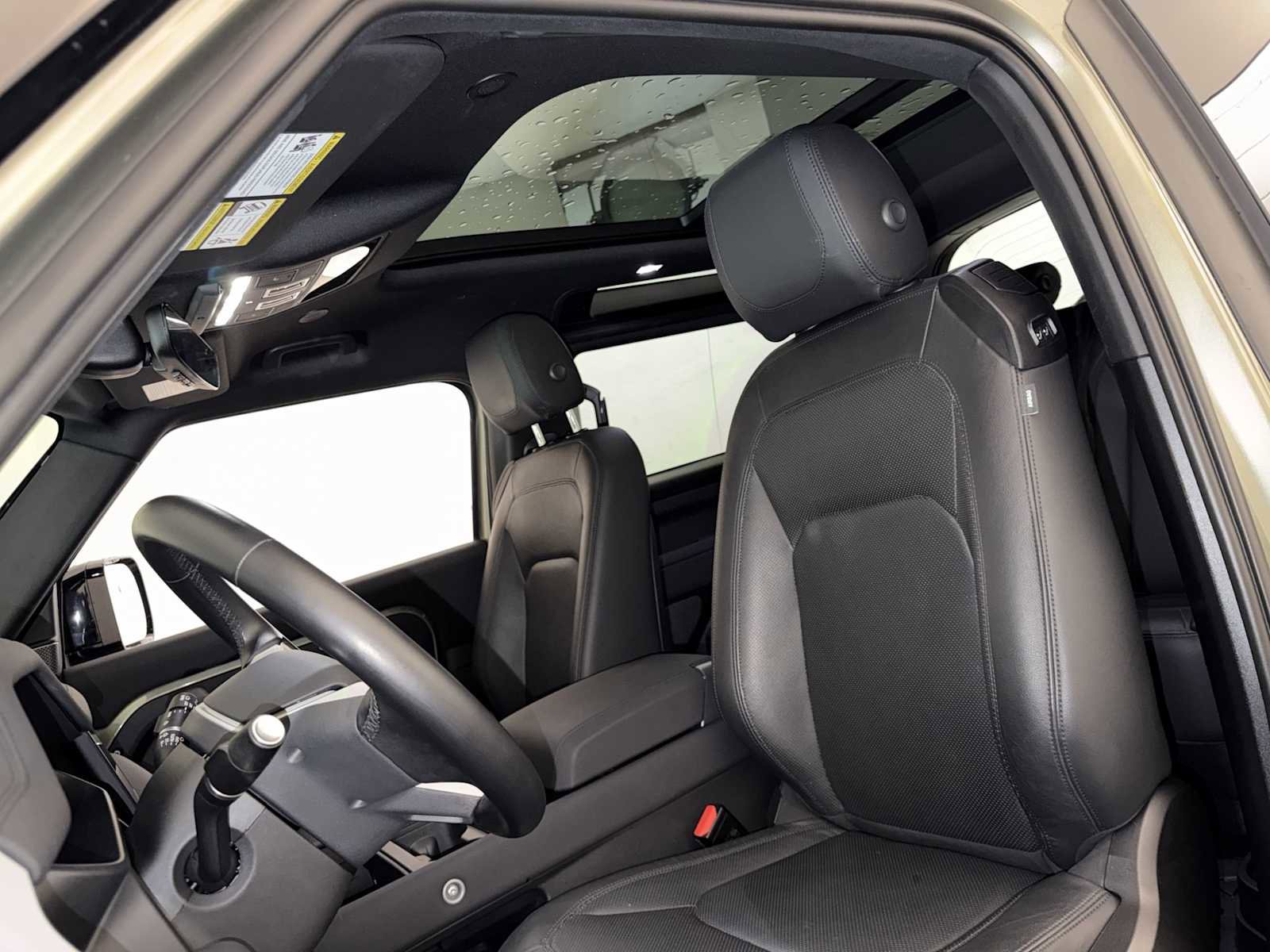 Used 2023 Land Rover Defender 90 S image 20