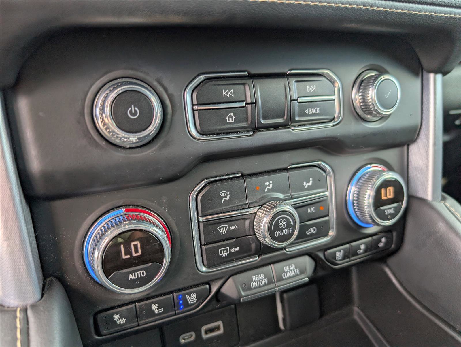 Used 2023 GMC Yukon SLT image 17