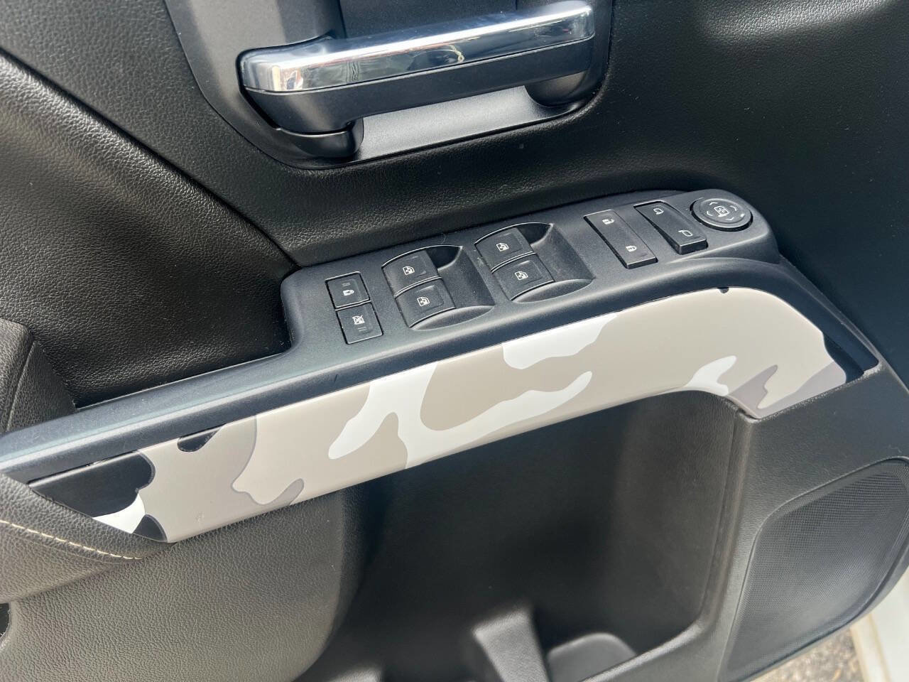 Used 2017 Chevrolet Silverado 1500 LT w/ All Star Edition image 12