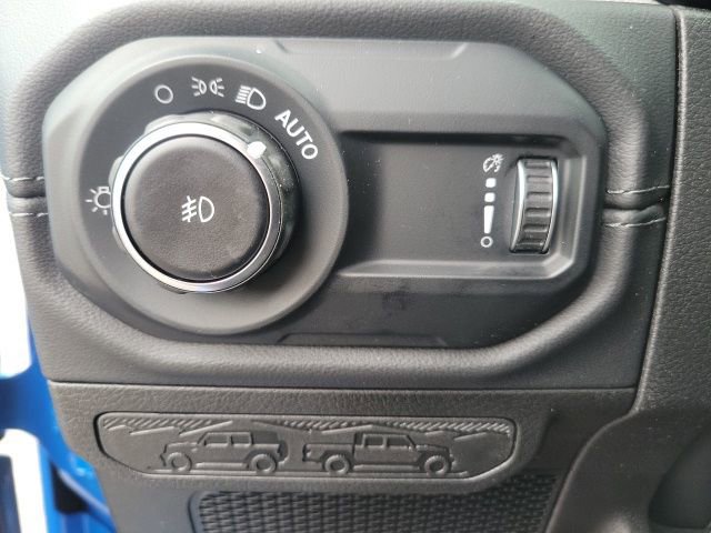 Used 2024 Jeep Wrangler Unlimited Sahara AWD/4WD image 60