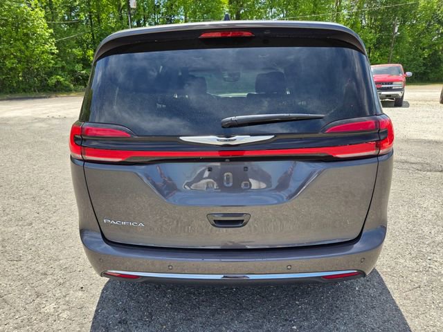 Used 2023 Chrysler Pacifica Touring-L FWD image 7
