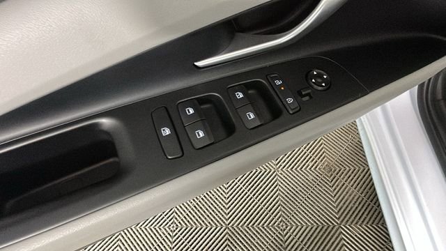 Certified 2025 Hyundai Elantra Limited FWD image 11