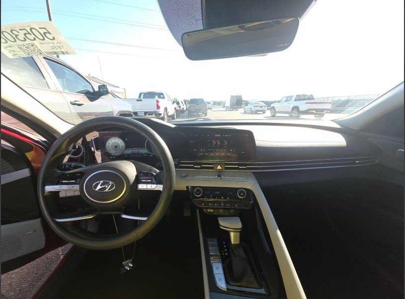 Used 2022 Hyundai Elantra Limited w/ Cargo Package image 26