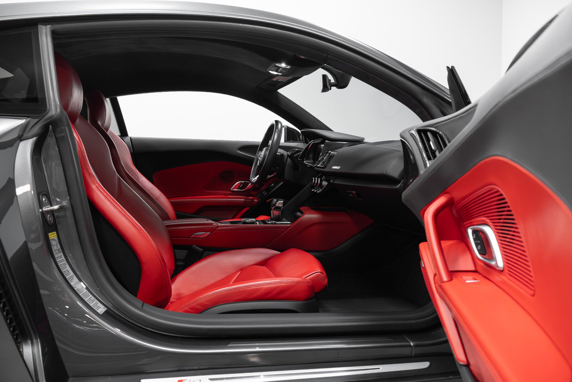 Used 2018 Audi R8 V10 w/ Premium Package image 24