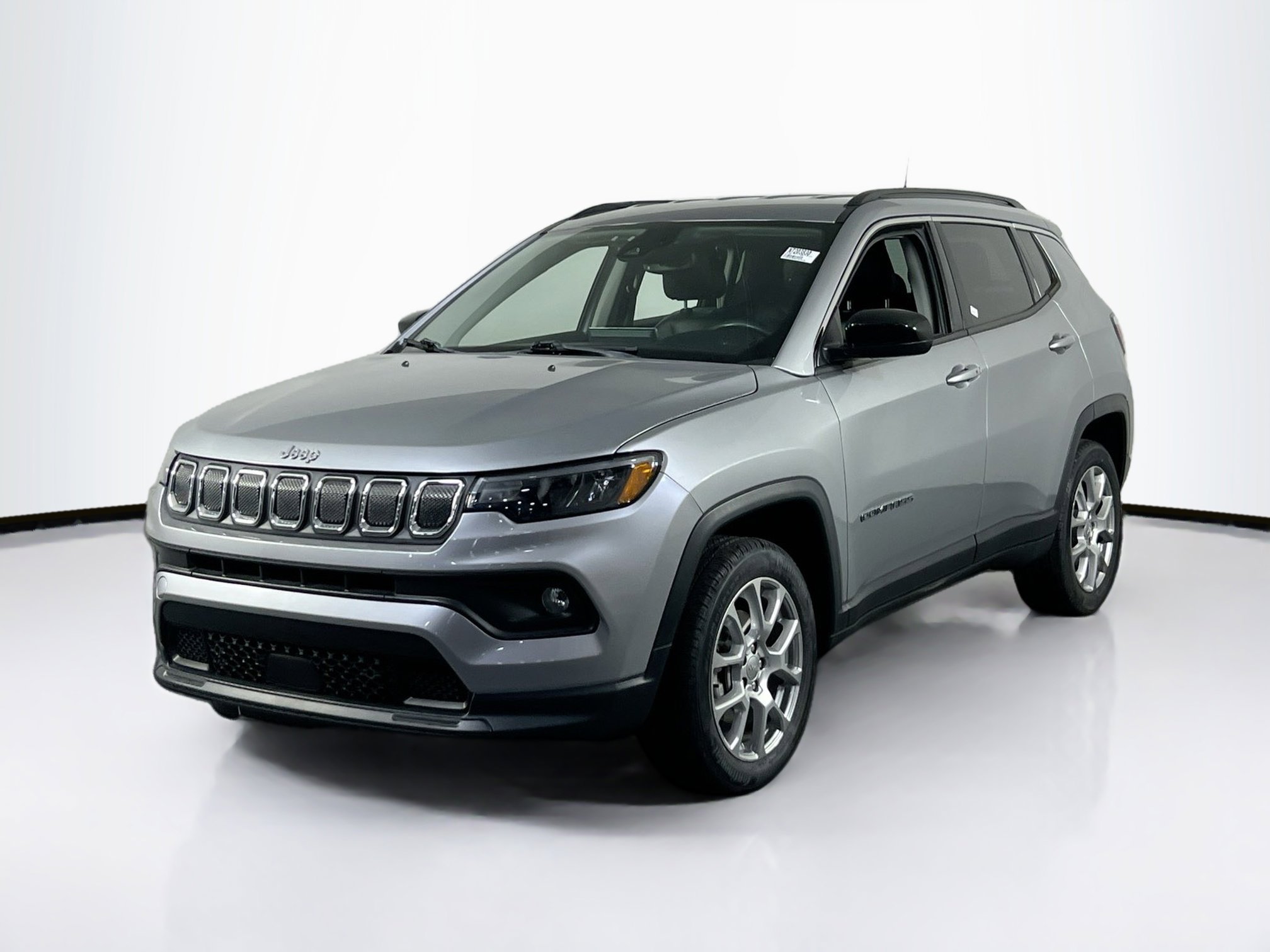Used 2022 Jeep Compass Latitude AWD/4WD image 1