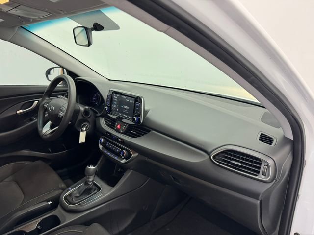 Used 2018 Hyundai Elantra GT image 35