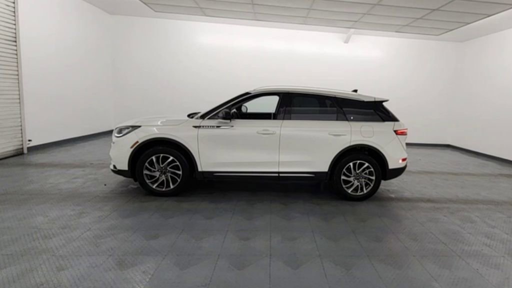 Used 2021 Lincoln Corsair AWD w/ Equipment Group 101A image 5