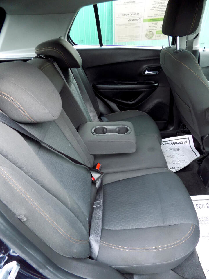 Used 2021 Chevrolet Trax LS image 14