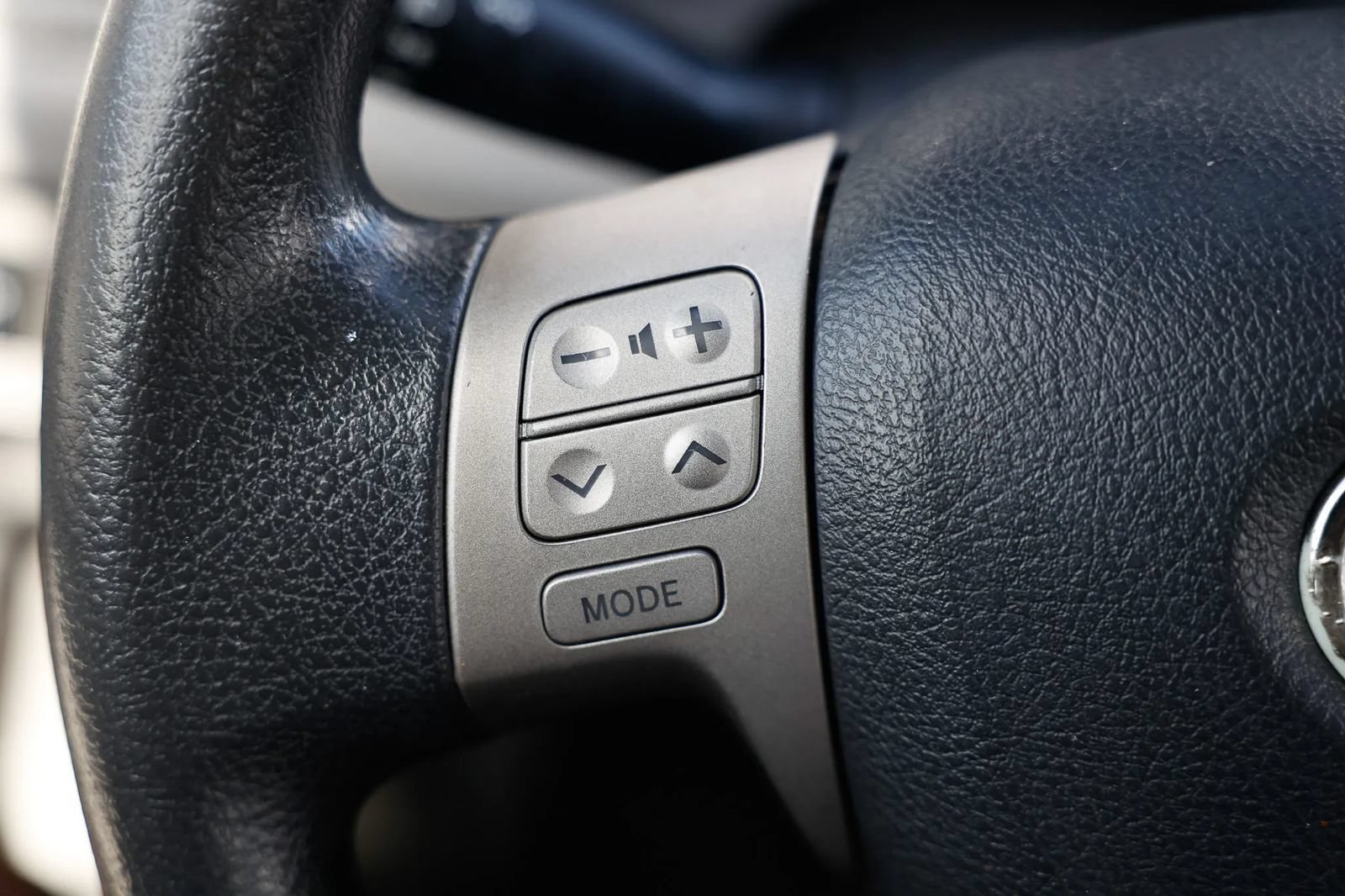 Used 2012 Toyota Corolla LE FWD image 24