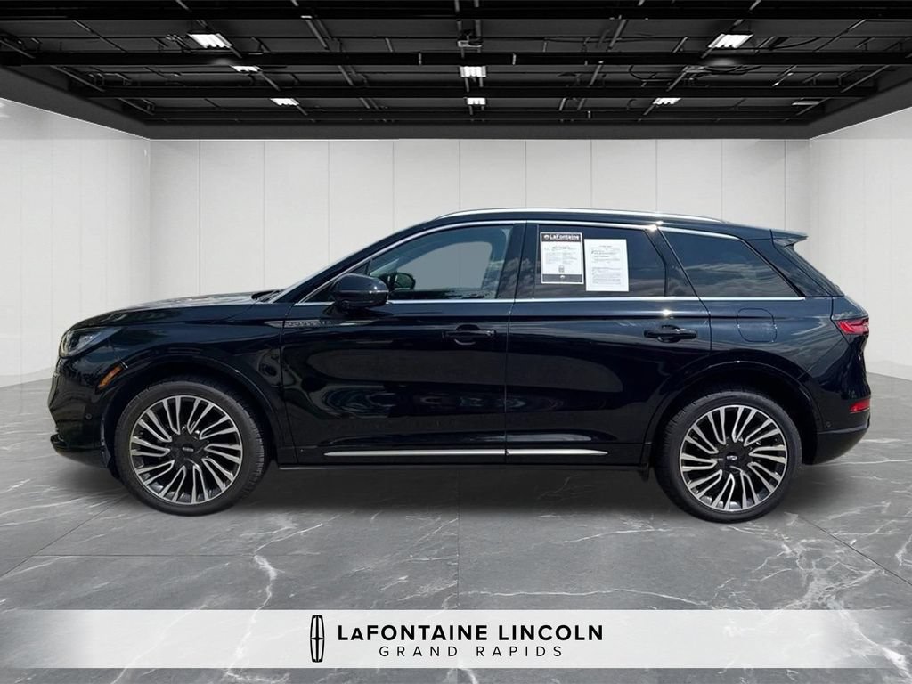 Used 2022 Lincoln Corsair Reserve w/ Equipment Group 201A AWD/4WD image 2