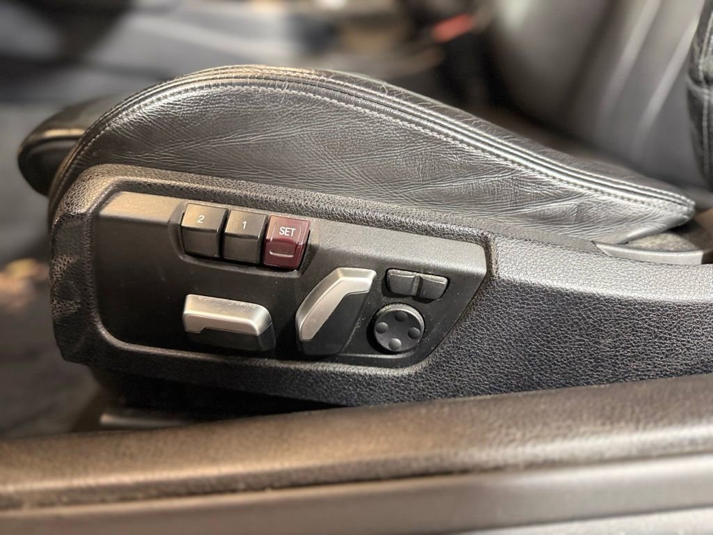 Used 2016 BMW M4 Convertible image 16