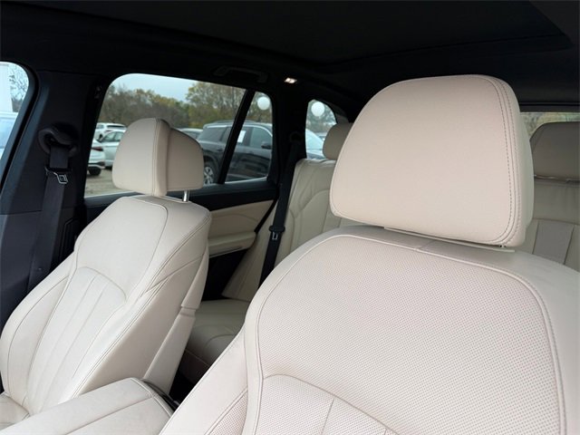 Used 2022 BMW X5 sDrive40i w/ Luxury Seating Package image 10