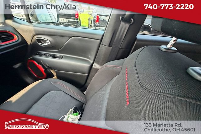 Used 2022 Jeep Renegade Trailhawk AWD/4WD image 11
