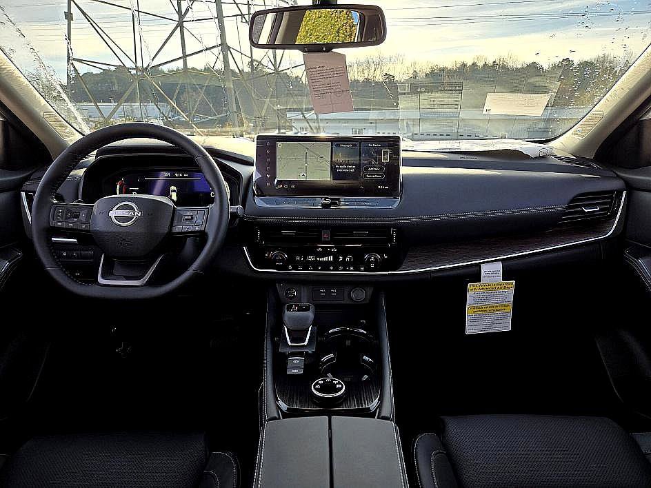 New 2026 Nissan Rogue Platinum image 11