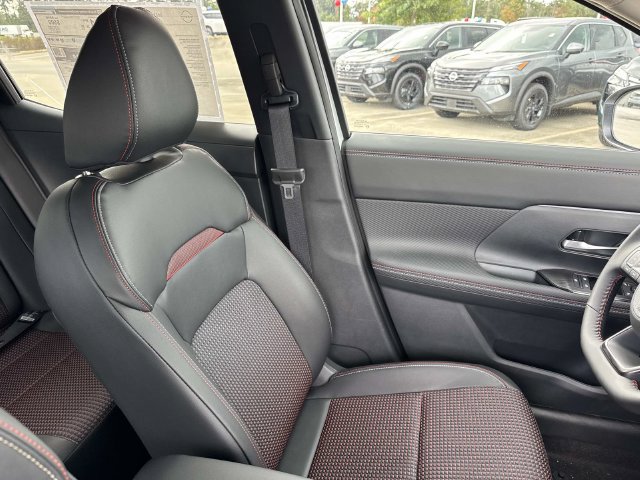 New 2027 Nissan Kicks SR FWD image 13