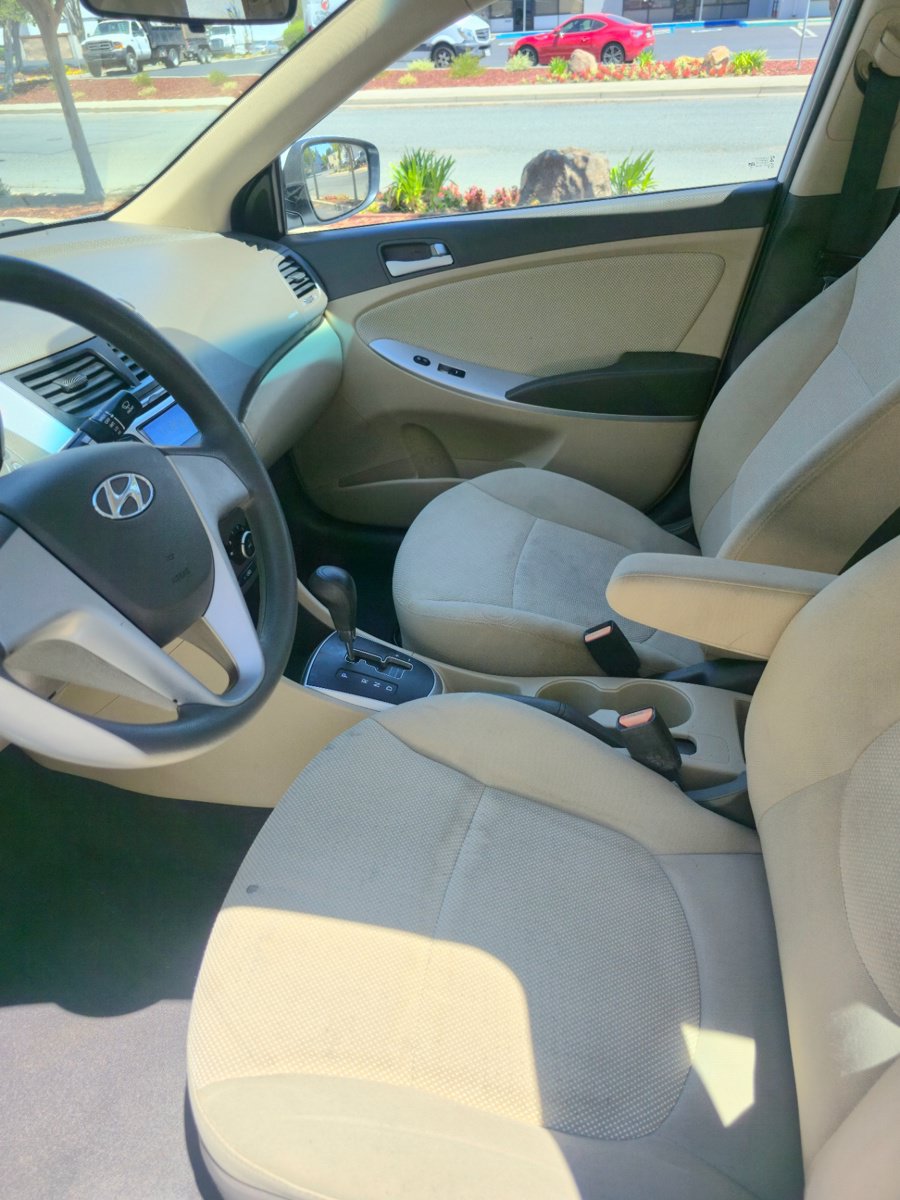 Used 2014 Hyundai Accent GLS FWD image 8