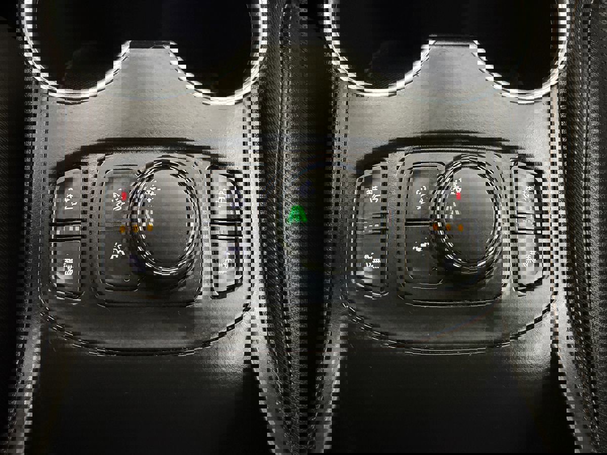 Used 2021 GMC Terrain SLT w/ Infotainment Package II image 24