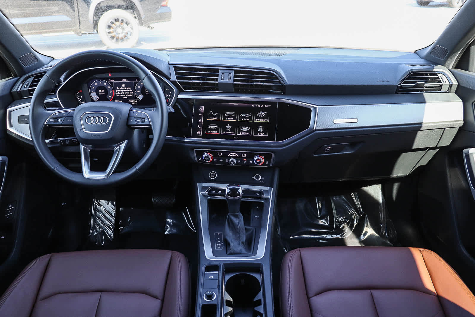 Used 2025 Audi Q3 2.0T Premium w/ Convenience Package image 16