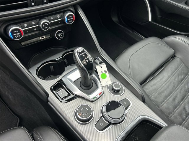 Used 2023 Alfa Romeo Giulia Veloce image 22