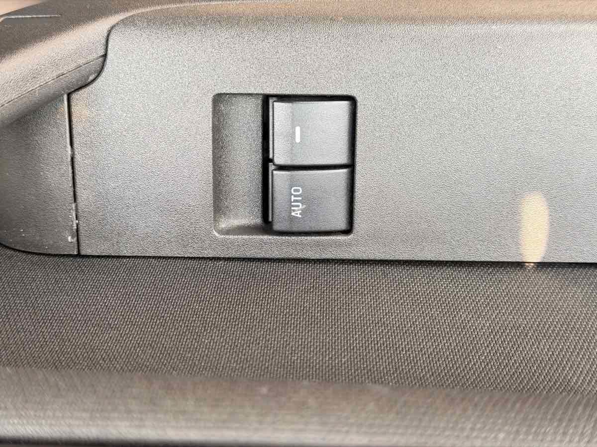 Used 2009 Ford Focus SE FWD image 13