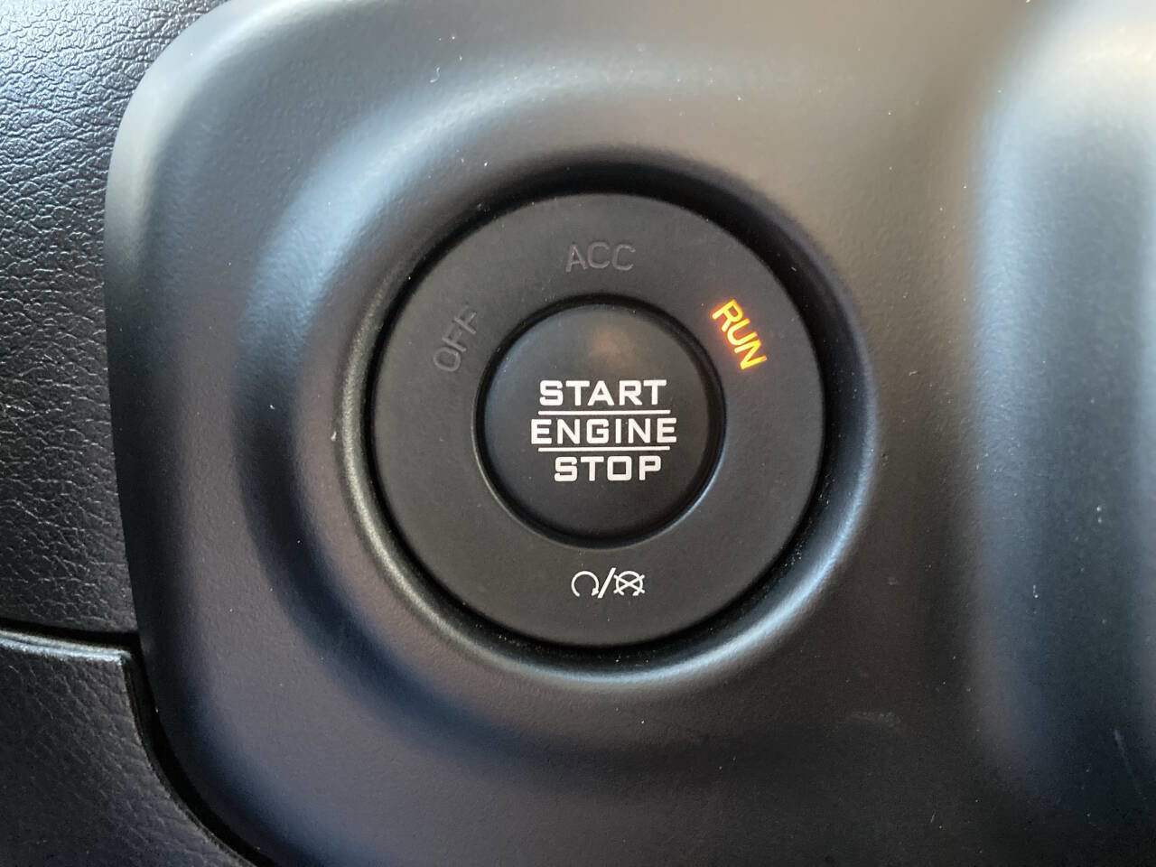 Used 2020 Jeep Wrangler Sport image 31