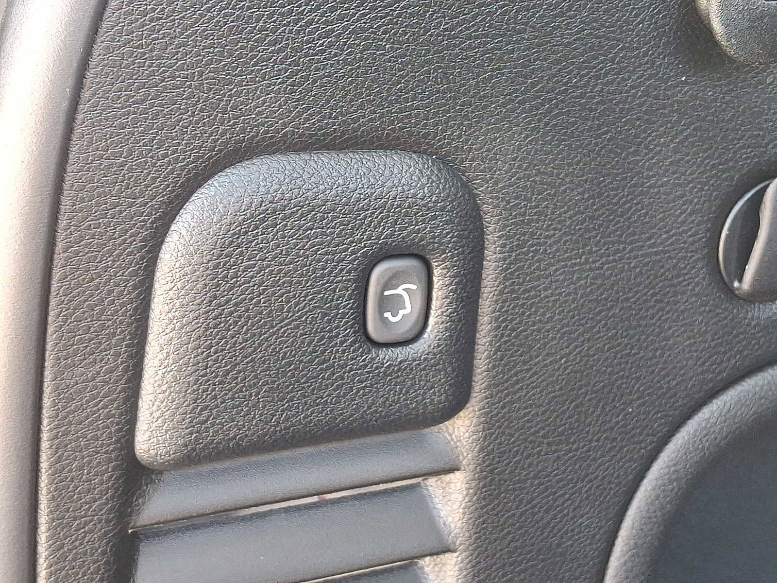 Used 2022 Jeep Grand Cherokee Limited image 32