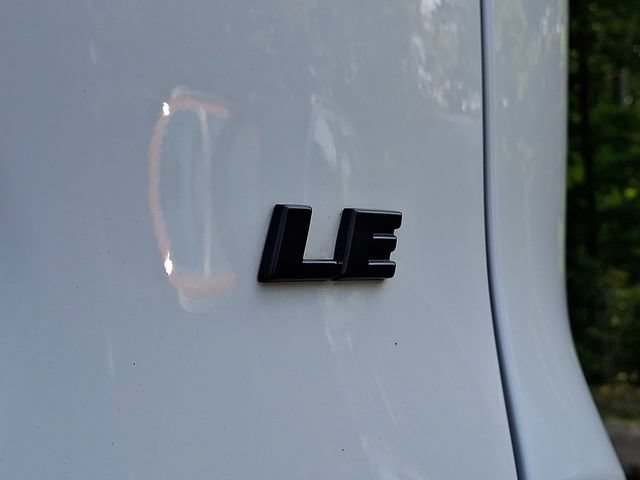 Used 2020 Toyota RAV4 LE w/ Carpet Mat Package FWD image 31