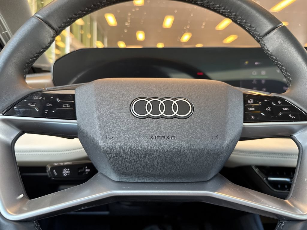 Used 2025 Audi A6 e-tron Premium RWD image 30